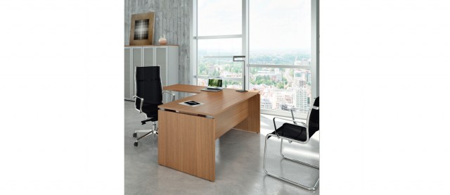 P4 operative desk